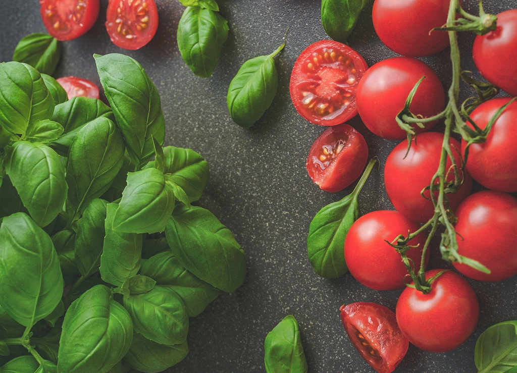 How to julienne: tomatoes
