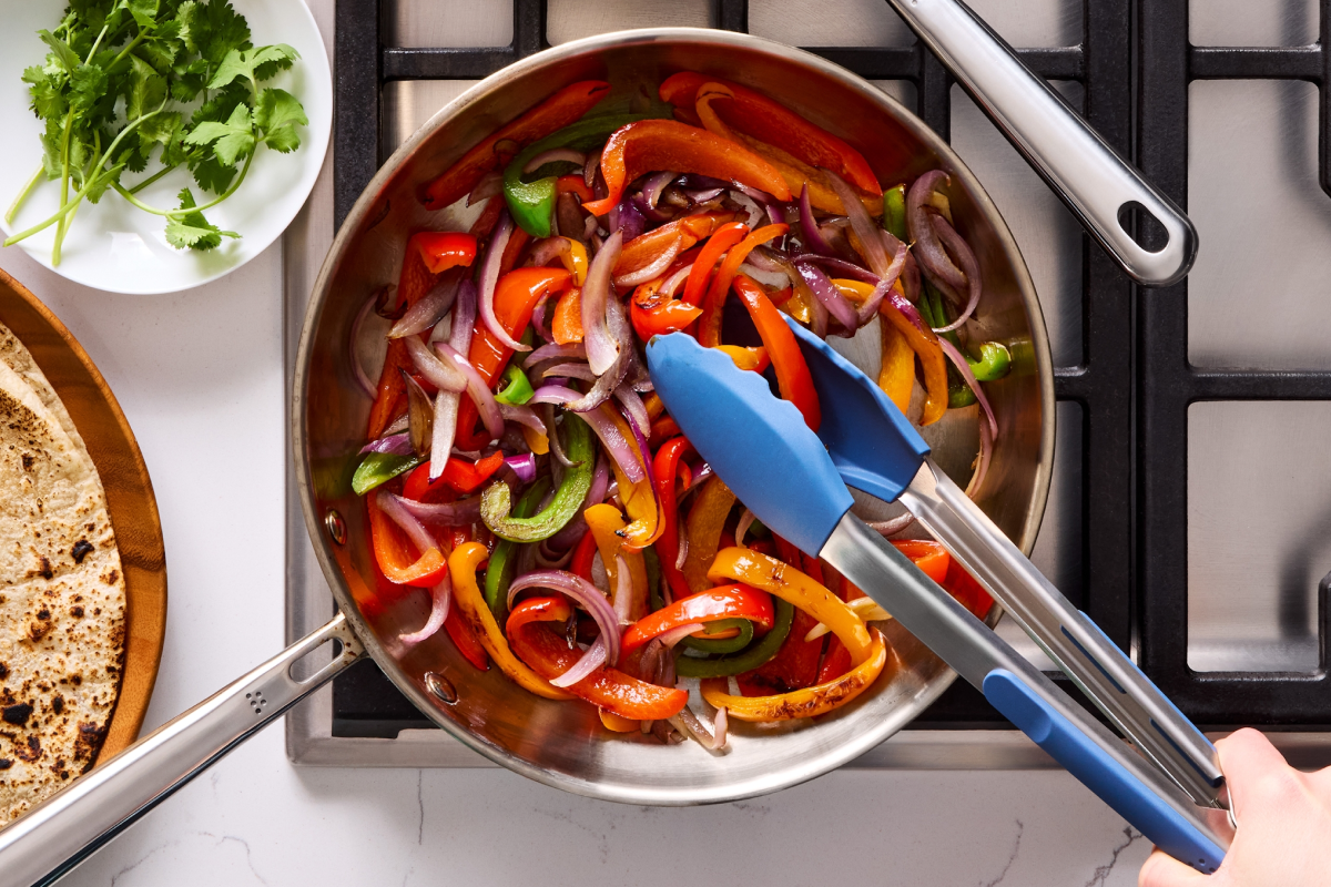 Saute Like a Pro: Heat Order, Pan Pick & Oil Timing
