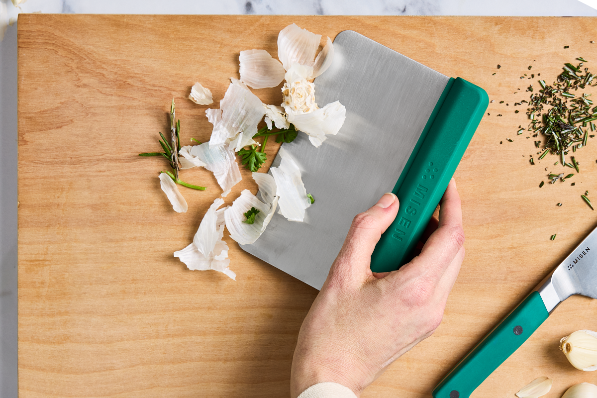 How to Oil Your Wooden Cutting Board After a Garlic Marathon