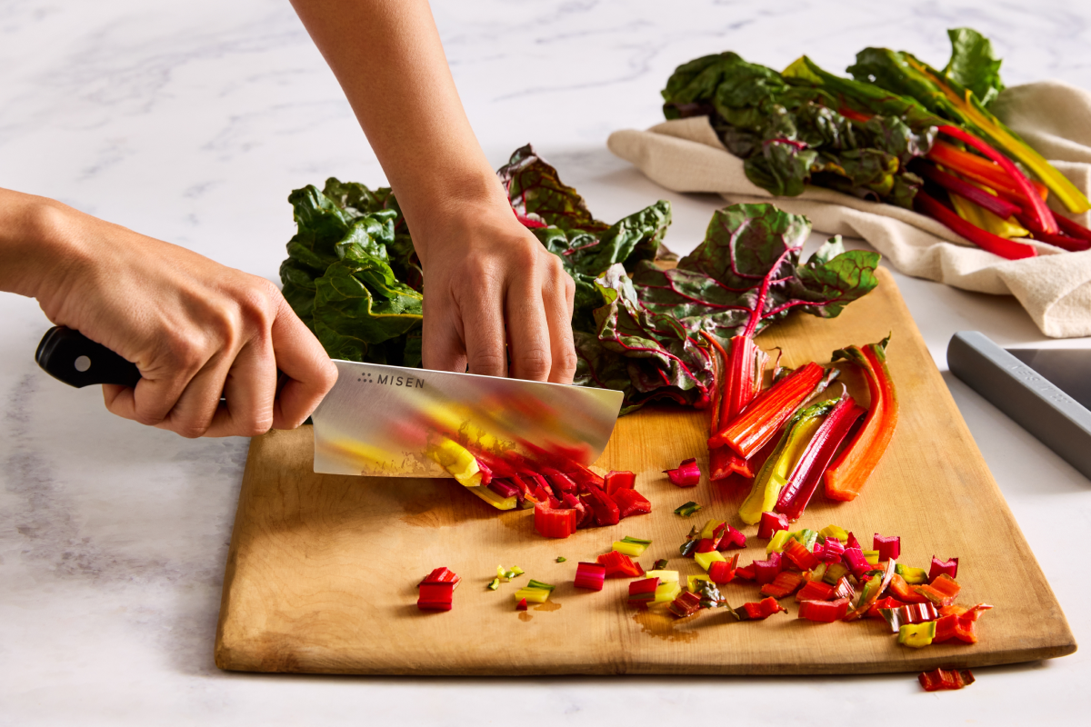 Wood Cutting Boards: Grain Direction That Saves Your Knives