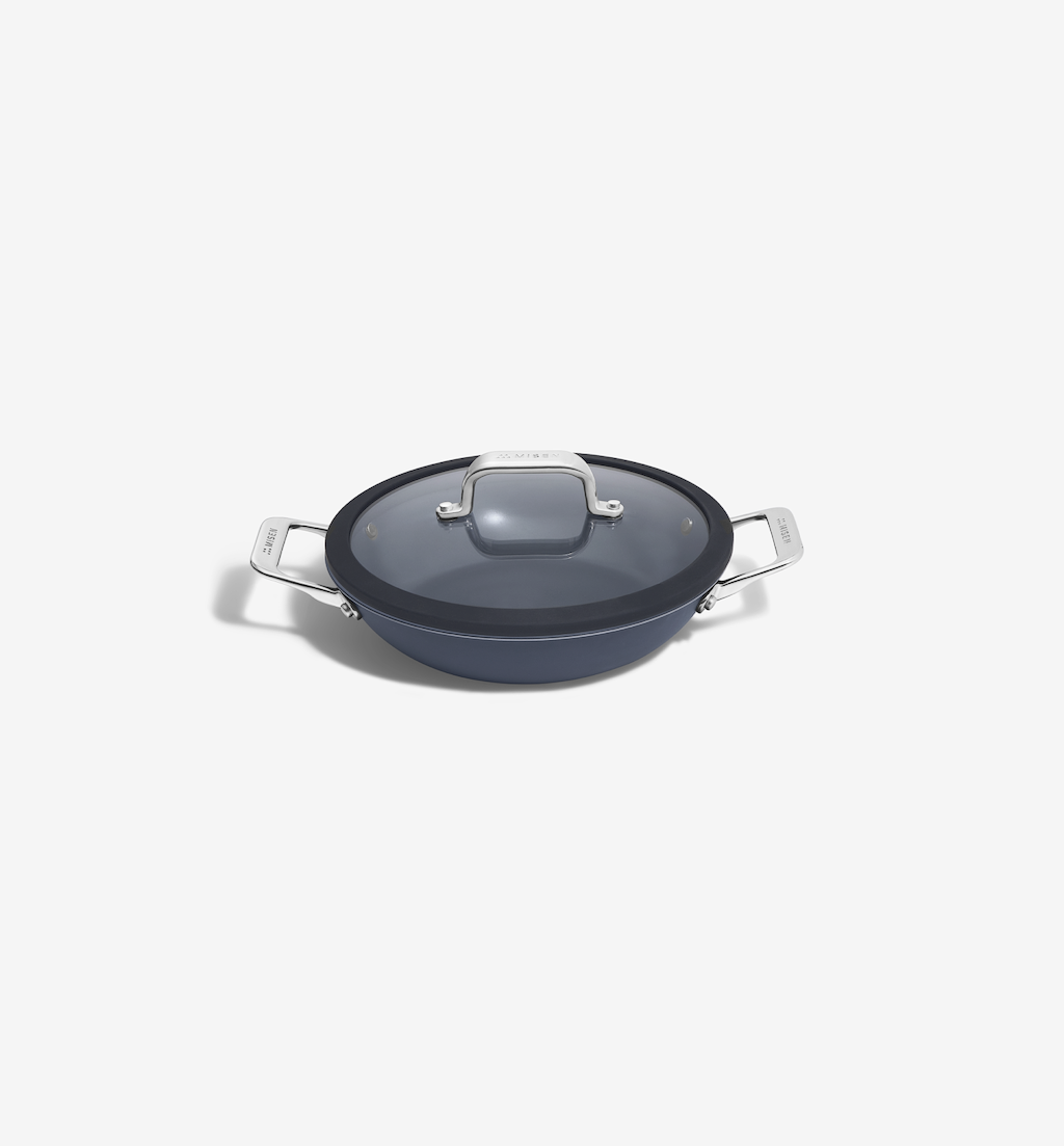 8" Carbon Nonstick™ Round Roaster + Glass Lid