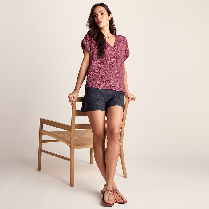 Meredith Womens Short Sleeve Supersoft Blouse - Black Raspberry Wiggle Print