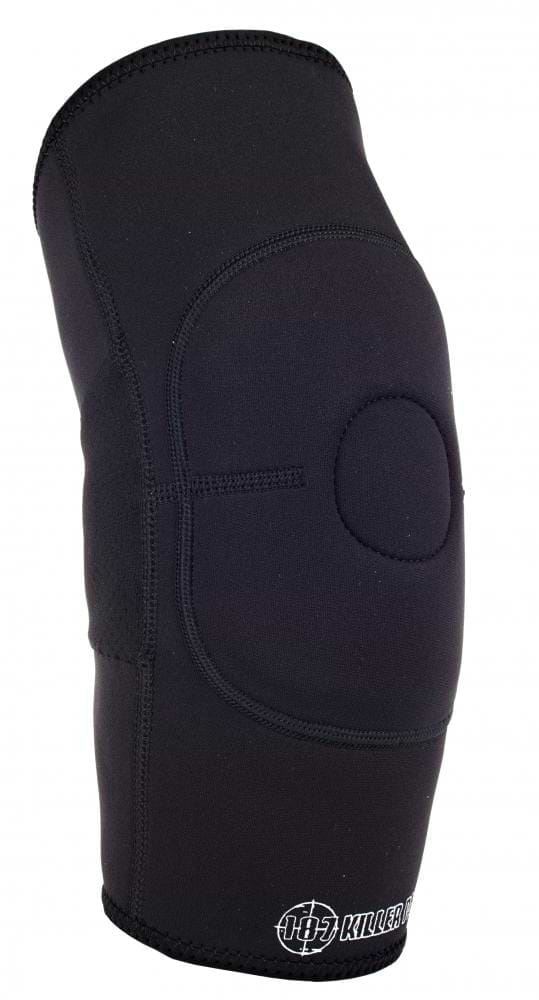 Presenting the 187 Killer Knee Gasket Skate Protection Pads in black: these knee pads feature reinforced stitching and a cushioned circular area for top-notch protection. With an ergonomic design, they include neoprene protection and a subtle logo from the brand 187 on the bottom corner.