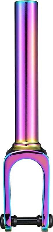 The Blunt Envy Diamond IHC stunt scooter forks, known for their oil slick neochrome finish, are expertly crafted from CNC 6063 aluminum. This gives them an iridescent appearance with shades of purple, blue, and gold. The cylindrical upper part smoothly transitions into a U-shaped lower section equipped with a bolt for wheel attachment—a quintessential piece from Blunt Envy.