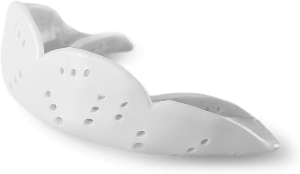 The SISU Next Gen Aero Protection Mouthguard in Snow White is presented against a plain backdrop, highlighting its sleek and ergonomic design. This mouthguard, by SISU, integrates Diffusix™ technology and includes perforations for enhanced ventilation, providing excellent protection for sports activities.