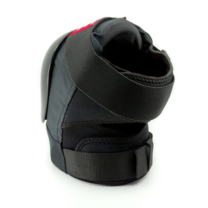 The CORE Pro Park Knee Skate Protection Pads in black by CORE feature a Dynamic Size System, adjustable straps, and a padded shell, making them ideal for skatepark riders who require superior protection during physical activities.