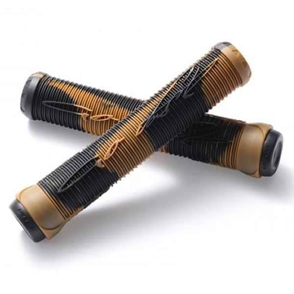 The Fasen Fast Gum / Black Stunt Scooter Grips - 160mm are crossed against a white background, showcasing their dual-tone colors. These grips feature a black ribbed texture with brown ends and a subtle pattern.