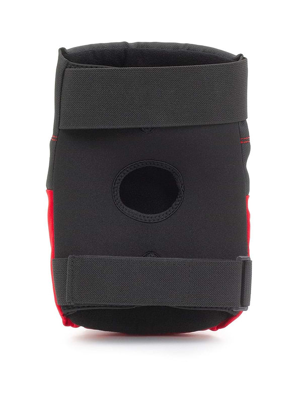 The REKD Ramp Knee Skate Protection Pads in Black/Red, with a round opening and dual straps, resemble the functionality of traditional knee braces. Crafted from soft and flexible materials for optimal comfort and support, these action sports knee pads by REKD are designed to stay securely in place during high-intensity activities.