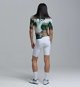 Pedla Colour Wheel Men's Classic Jersey Motion Green - Designed as your go-to cycling jersey for any ride, the Classic Cycling Jersey combines performance, comfort, and style in one essential piece. Whether you're riding long distances or enjoying a casual bike ride, this jersey offers a perfect fit and reliable performance in all conditions.