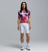 Pedla Colour Wheel Men's Classic Jersey Motion Pink - Designed as your go-to cycling jersey for any ride, the Classic Cycling Jersey combines performance, comfort, and style in one essential piece. Whether you're riding long distances or enjoying a casual bike ride, this jersey offers a perfect fit and reliable performance in all conditions.