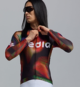 Pedla Colour Wheel Men's Classic Long Sleeve Jersey Motion Black - Designed as your go-to long sleeve cycling jersey for any ride, the Long Sleeve Classic Cycling Jersey combines performance, comfort, and style in one versatile piece.