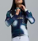 Pedla Colour Wheel Men's Thermal Long Sleeve Jersey Motion Blue - The Thermal Long Sleeve Jersey is made for deep winter rides. Now updated with Chillblock fabric, it offers reliable warmth with a thermal fleeced interior—ideal for cold mornings, long training blocks, and frosty commutes. The soft performance knit traps heat without sacrificing breathability.
