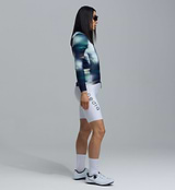 Pedla Colour Wheel Men's Thermal Long Sleeve Jersey Motion Blue - The Thermal Long Sleeve Jersey is made for deep winter rides. Now updated with Chillblock fabric, it offers reliable warmth with a thermal fleeced interior—ideal for cold mornings, long training blocks, and frosty commutes. The soft performance knit traps heat without sacrificing breathability.