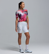 Pedla Colour Wheel Women's Classic Jersey Motion Pink - Designed as your go-to cycling jersey for any ride, the Classic Cycling Jersey combines performance, comfort, and style in one essential piece. Whether you're riding long distances or enjoying a casual bike ride, this jersey offers a perfect fit and reliable performance in all conditions.