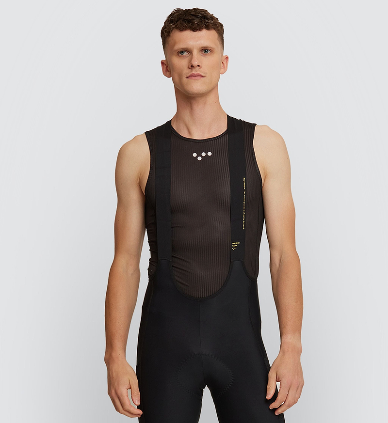 Pedla Essentials Men's Air Base Layer Black - The Men's Air Base Layer is an absolute must-have for any serious cyclist. Designed specifically for men, this base layer is not only breathable and comfortable, but it also provides the ultimate level of comfort when you're out on the road.