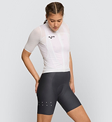 Elements/Women's Air Jersey -Best fit cycling jersey for road bike in hot weather on model front view
