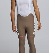 Close-up of Men’s SuperFIT 2.0 Bib Tight in Stone featuring premium fabric, advanced chamois, and detailed stitching