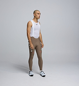 Side view of Men’s SuperFIT 2.0 Bib Tight in Stone with Elastic Interface® chamois and supportive brace system