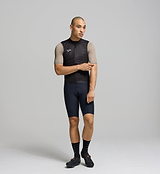 Pedla Essentials Men's Classic LITE Gilet Black - The Classic LITE Gilet is designed for riders who want one reliable layer to handle it all—training in winter, racing in summer, and everything in between. It’s lightweight and easy to stow, making it the piece you’ll reach for when the forecast looks uncertain or when you just need a bit more protection from the wind.