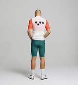Back view of men’s porcelain cycling gilet – mesh back panel for airflow, three reinforced rear pockets for secure storage, and reflective elements for visibility in low light.