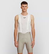 Essentials Men's SuperFIT 2.0 Bib Short Pumice - Experience unparalleled comfort with SuperFIT 2.0 Cycling Bib Shorts, Pedla's most cherished bib shorts now upgraded, elevated by an advanced brace system for superior support and ventilation. Constructed from the finest Italian fabric, this bib is meticulously engineered to provide optimal muscle support and stability.