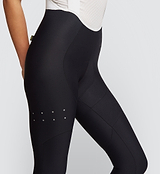 Close-up of the fabric on the Black Women's SuperFLEECE 2.0 Cycling Bib Tights, focusing on the high-quality, breathable material and moisture-wicking capabilities.