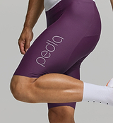 Detailed shot of the Elastic Interface® chamois, engineered for shock absorption, pressure relief, and lasting comfort on endurance rides.
