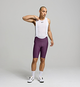 Men's SuperFIT 2.0 Cycling Bib Shorts showcasing a streamlined fit, seamless cuff, and reflective detailing for enhanced visibility.