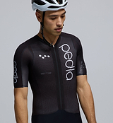 Macro detail of the WOVEN Grid main fabric and Italian high-density chamois in the Men's Pro Pursuit Crit Suit – Black, showcasing advanced texture for breathability, drag reduction, and long-ride comfort.