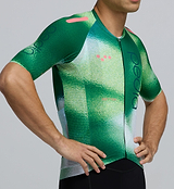 Pedla PRO Men's Pursuit 2.0 Jersey AirFoils Green - Meet your short sleeve cycling jersey for when rapid is the name of the game. High end Italian fabrics combine with an engineered fit to result in a jersey ready for your next pursuit. The AeroPRISMA sleeves are finished at the hems with a heat-welded seal, negating the need for any stitching.