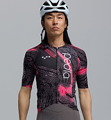 Men's Pro Pursuit 3.0 race-fit short sleeve cycling jersey, black with pink data-print, aeroPRISMA aero sleeves, Italian performance fabric, full zip, fitted silhouette, mesh underarms, reflective accents and three rear pockets