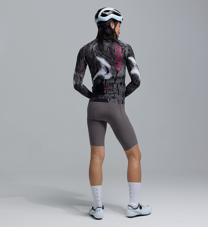 Men's Pro Pursuit 3.0 long-sleeve aero cycling jersey, race-fit Italian fabric, black/data print, low-profile cuffs, underarm mesh vents, reflective accents, 3 secure rear pockets (back view)
