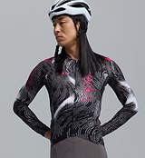 PRO Analogue Men's Pro Pursuit 3.0 long-sleeve race-fit cycling jersey, black, aerodynamic Italian fabric, AeroPRISMA sleeves, mesh underarms, low-profile cuffs, reflective accents, 3 secure rear pockets