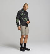 Pedla ON_OFF Cargo Shirt Green - Set off on your next gravel or road adventure with the unparalleled versatility and style of the ON_OFF Grid Cargo Shirt. This multi-use shirt is your go-to gear for both intense rides and casual encounters, blending seamlessly into every part of your cycling lifestyle.