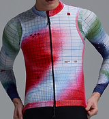 Race Division Men's Classic LITE Gilet red grid close-up - lightweight windproof, water-resistant cycling vest; breathable recycled fabric, mesh back, SAB two-way zipper, silicone hem, reflective details, three rear pockets