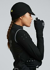Core / AquaSHIELD Gloves - Black. Wind, rain & cold protection. Breathable, close-fitting stretch fabric. Added grip. Size: One size fits most.