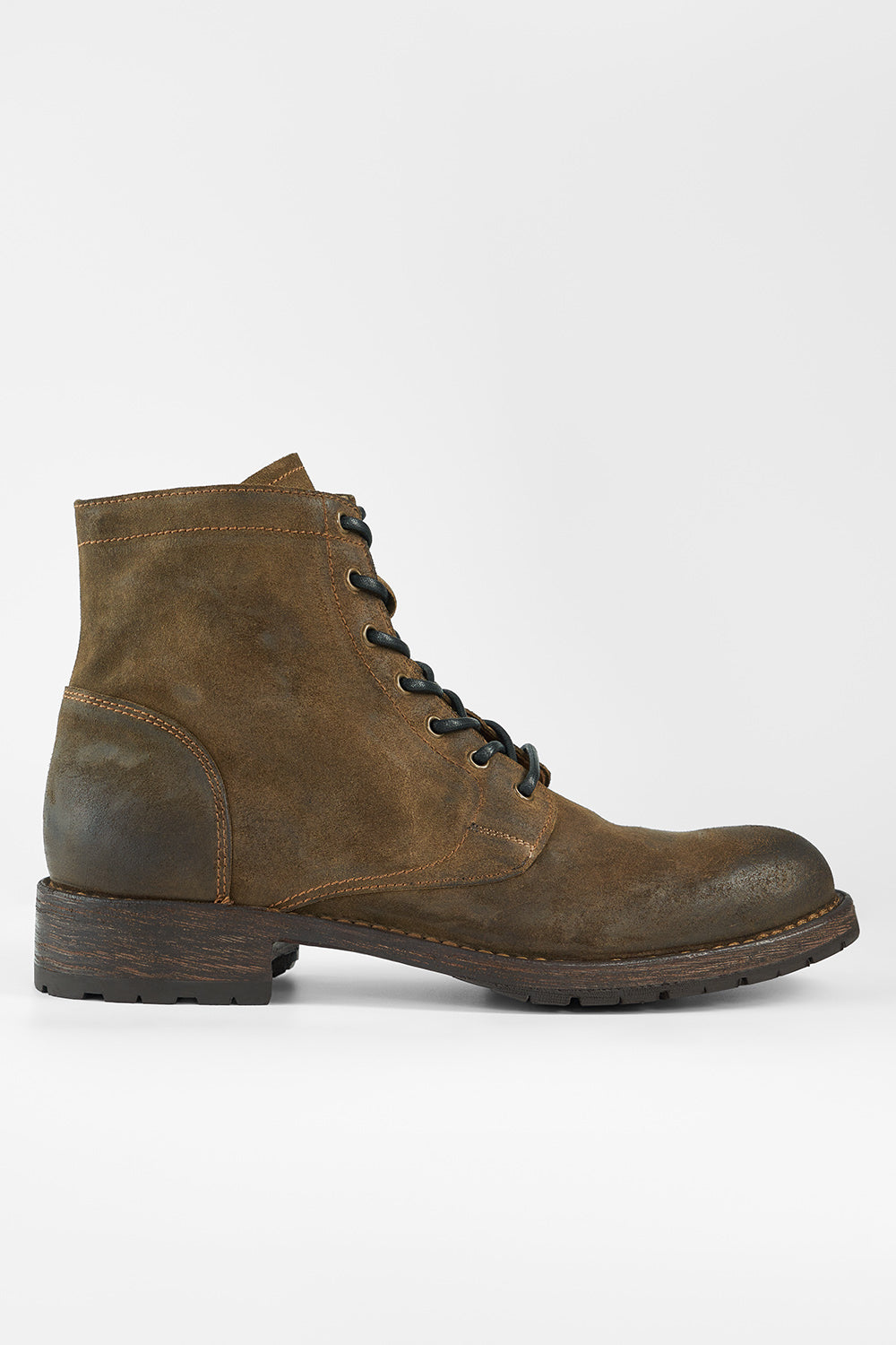 BURTON tundra-brown suede lace up boots.