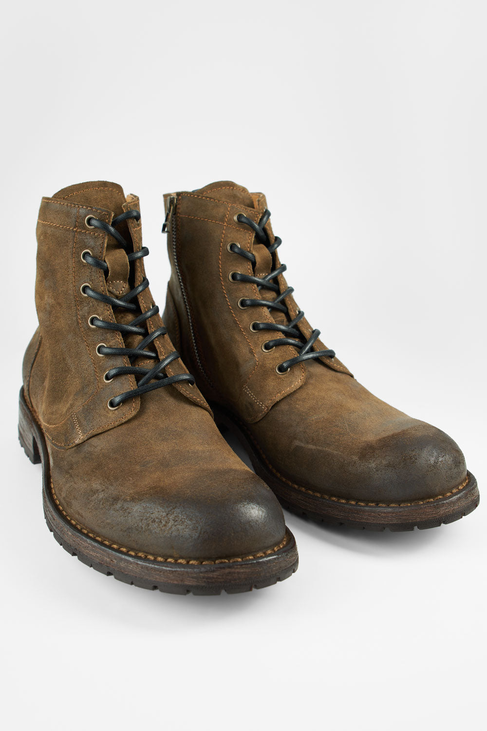 BURTON tundra-brown suede lace up boots.