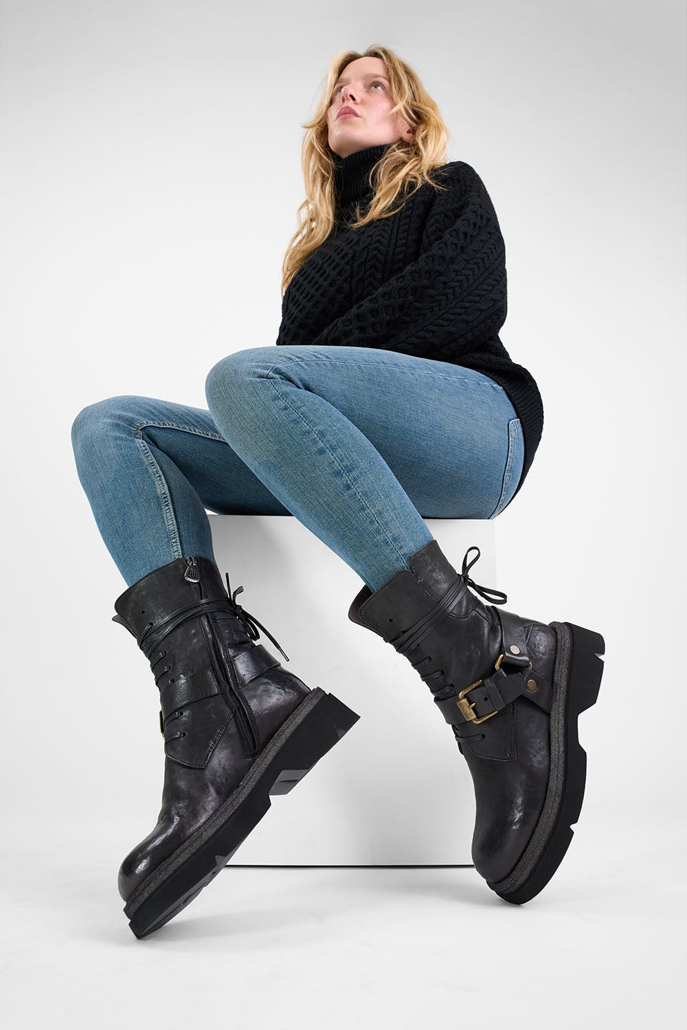 CROFT jade-black angled buckle bikers.