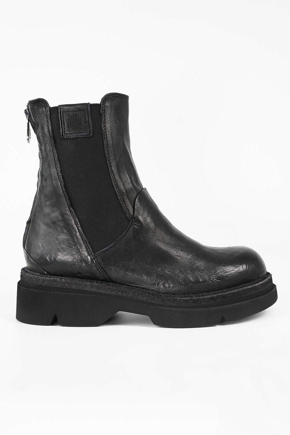 CROFT urban-black lightweight chelsea boots.