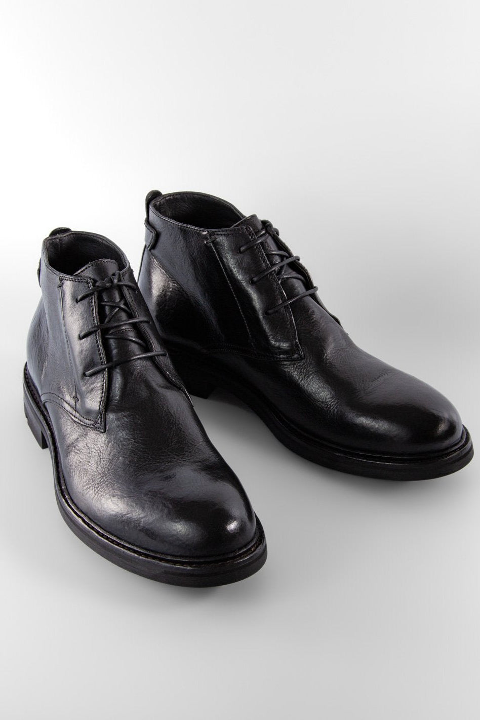 LENNOX urban-black chukka boots.