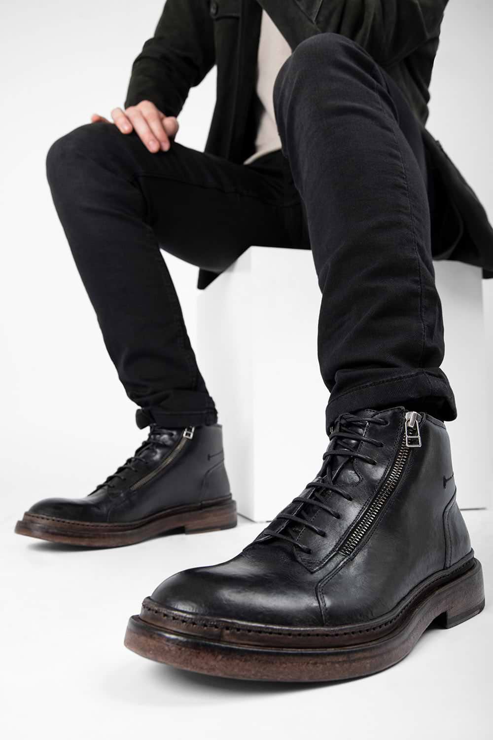YORK black welted chukka boots | untamed street – UNTAMED STREET display picture 2