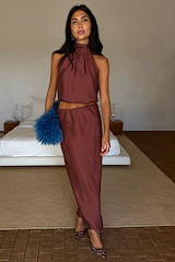 caption_Model is 5ft7” and wears UK size 10/ US 6 