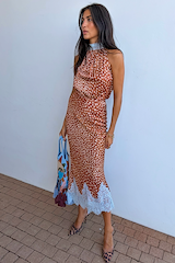 caption_Model is 5ft7” and wears UK size 10/ US 6 
