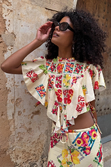 Cream cotton-linen Fruit Stamps Florence Top with asymmetric ruffles and a Mediterranean fruit print in a cropped fit.