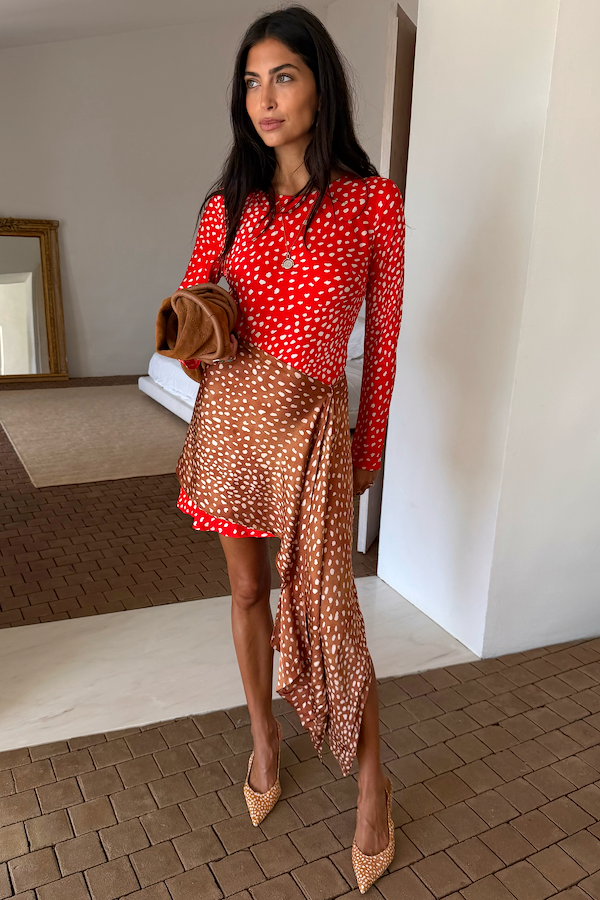 caption_Model is 5ft7” and wears UK size 10/ US 6 
