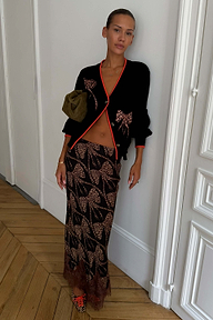 caption_Model is 5ft5” and is wearing size M