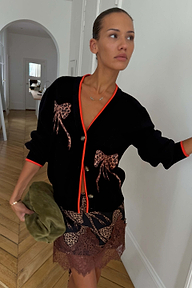 caption_Model is 5ft5” and is wearing size M