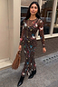 Thumbnail for caption_Model is 5ft7” and wears UK size 10/ US 6 