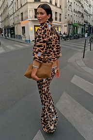 caption_Model is 5ft7” and wears size M